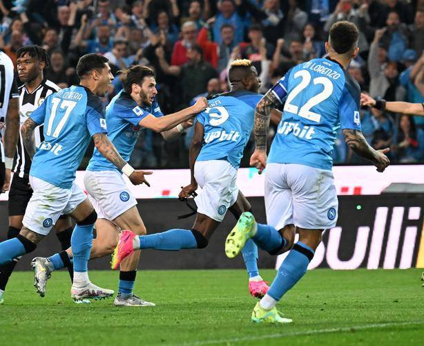 ENHYPEN音银全球盛典《Shine on Me》舞台（ENHYPEN亮相音银全球盛典献唱《Shine on Me）