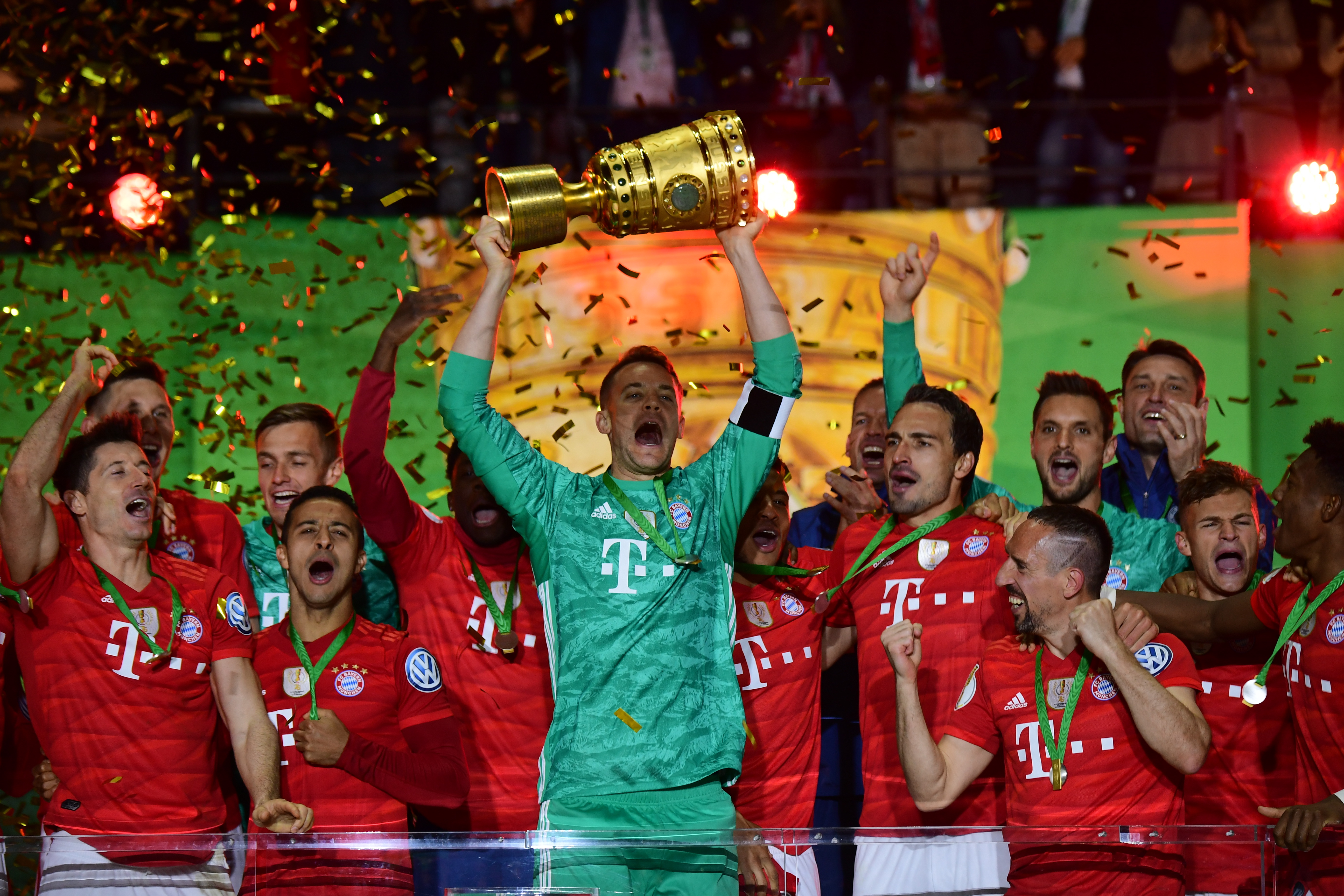 替补球员上场即助攻制胜球（替补登场送出制胜助攻）