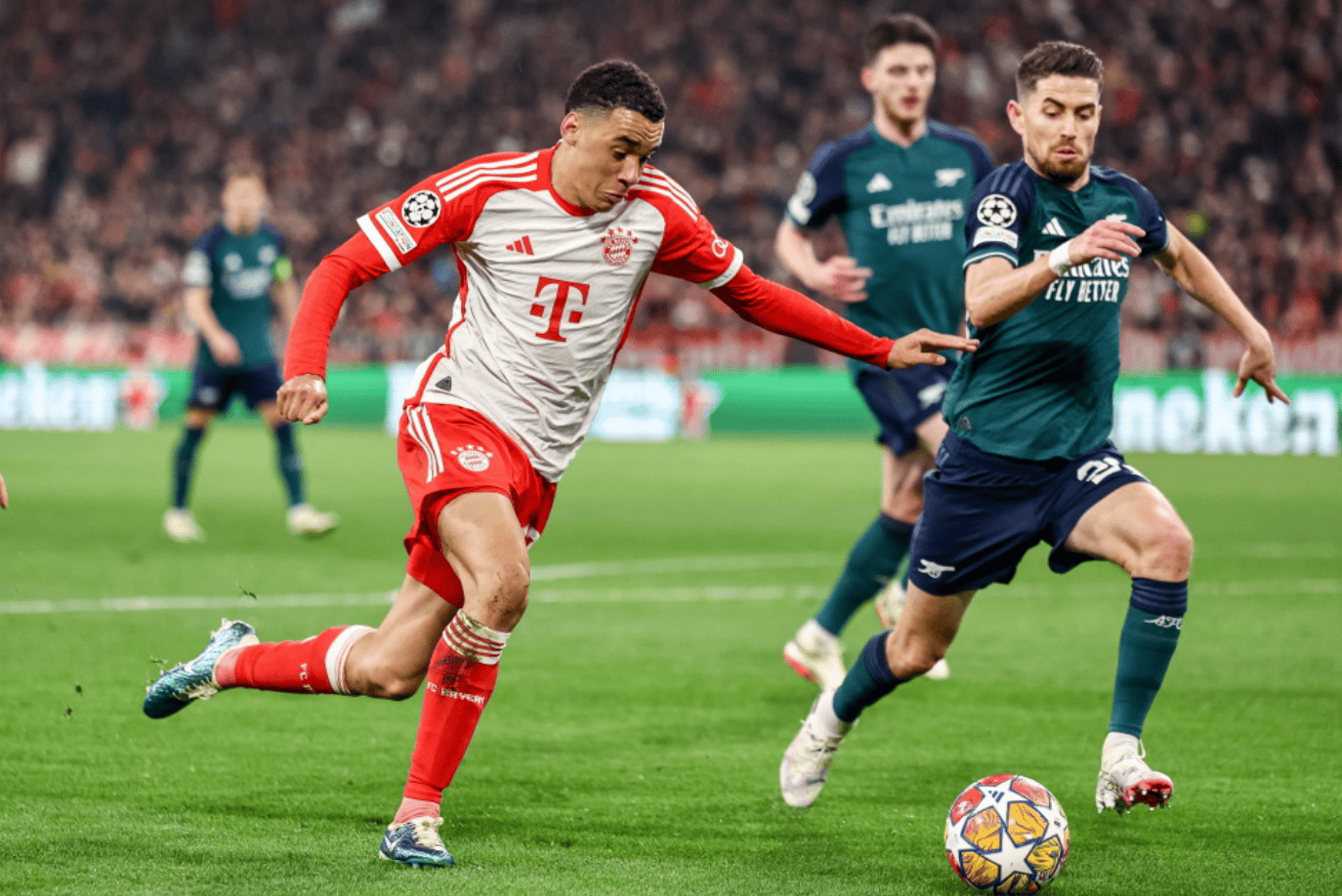 掘金约基奇豪取三双助球队连胜（约基奇砍三双率掘金继续连胜）