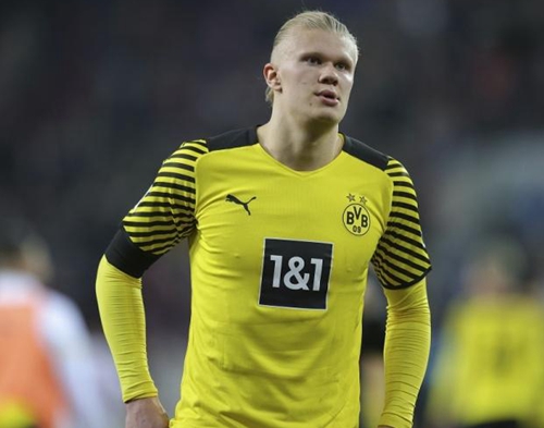 囧叔向裁判施压后染红，罗基：容忍这种行为问题会越来越严重（囧叔施压裁判遭红牌驱逐，罗基警告：纵容此类行为只会让问题愈演愈烈）