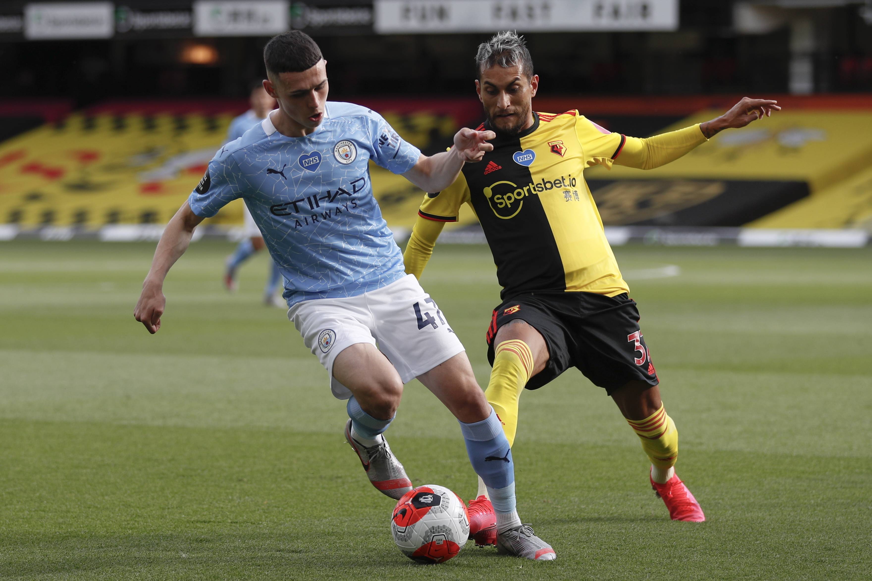 京东徐雷接替李明岗位？魏翊东：此时此刻两位都不知道安排（徐雷将接任李明职位？魏翊东回应：目前两人都不清楚安排）