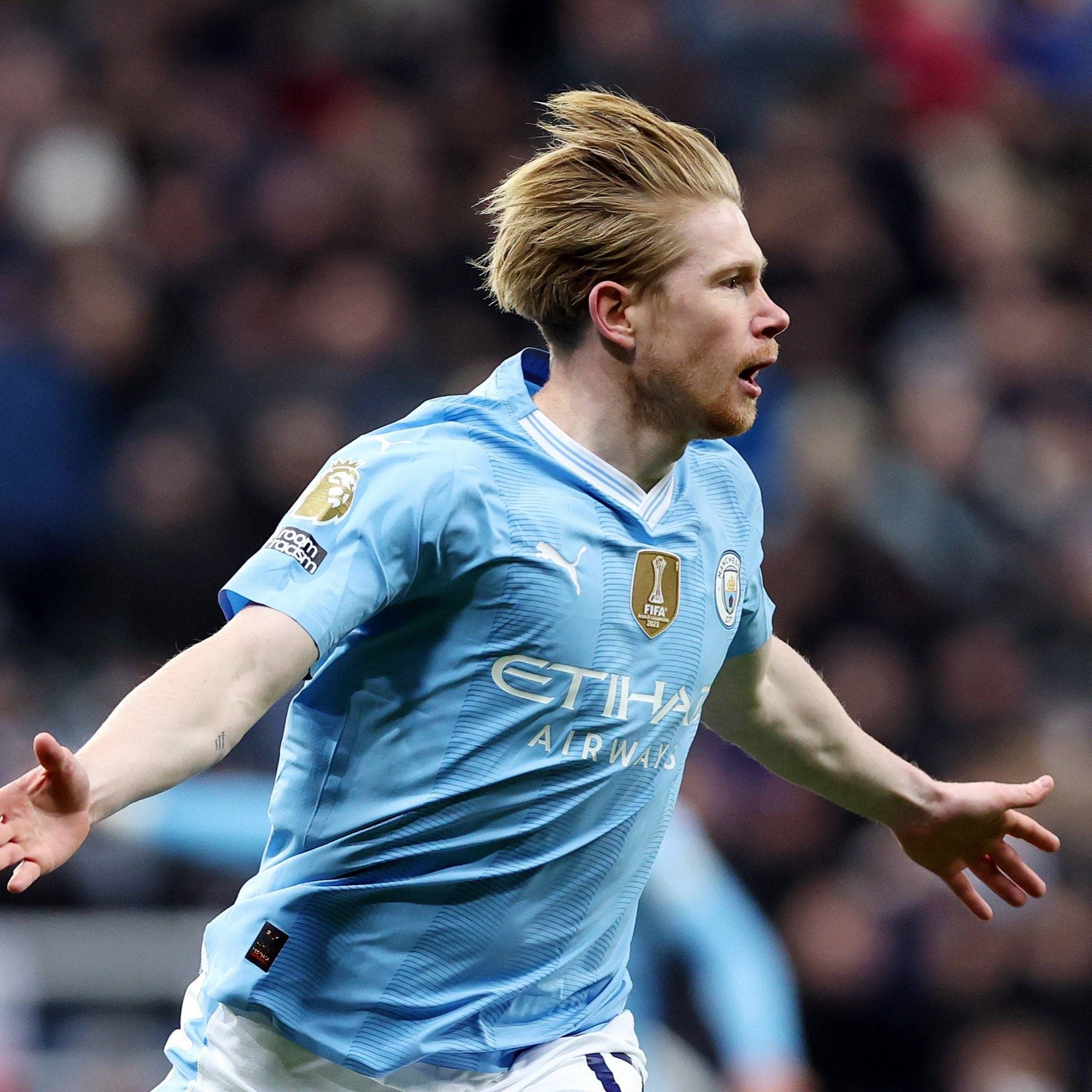 科斯塔库塔：库普梅纳斯踢后卫失误太多，位置提前有利于进攻（科斯塔库塔：库普梅纳斯后防失误偏多，前移位置更利进攻）